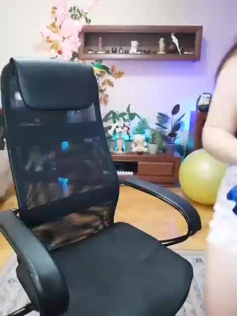 JuliaHesperaks Adult Chat March 18, 2026