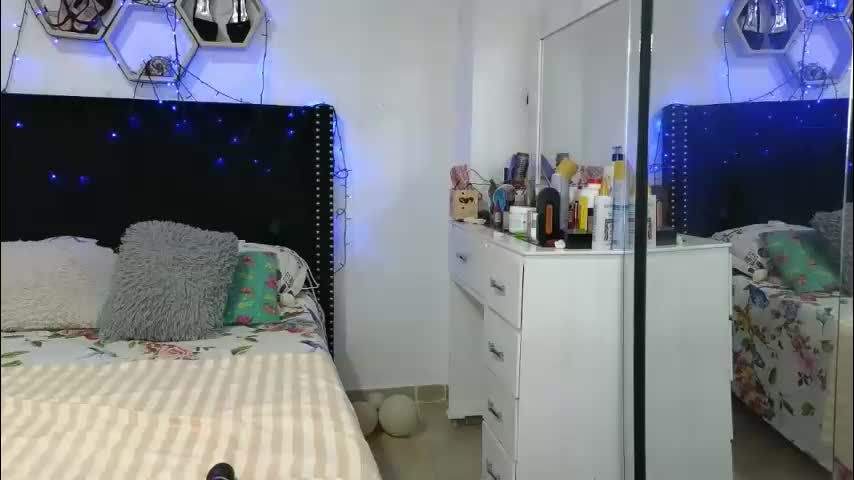 charlotte_027 Adult Chat March 18, 2026