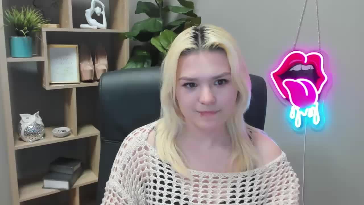 SweetLilyxo Adult Chat March 18, 2026