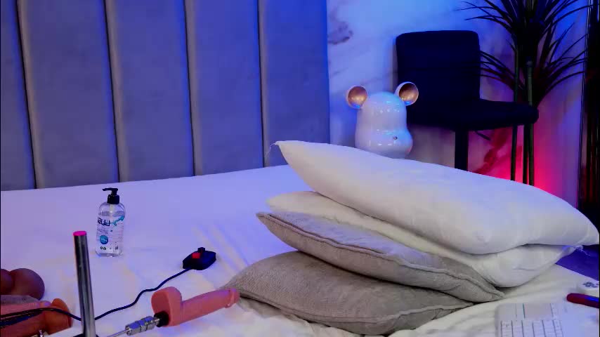 izabelle_02 Adult Chat March 18, 2026