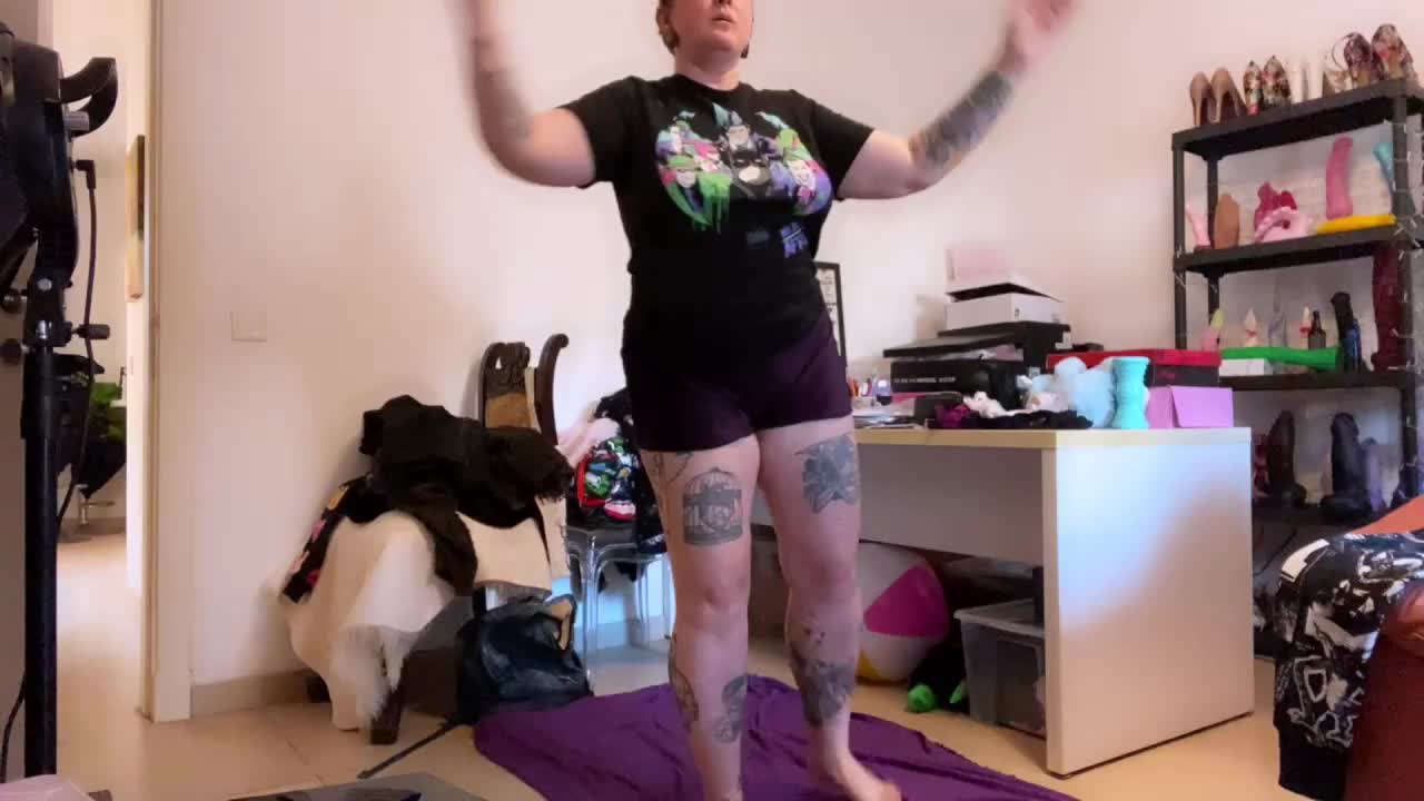 NylonQueen Adult Chat March 18, 2026