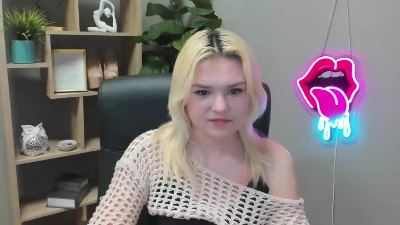 SweetLilyxo Adult Chat March 18, 2026