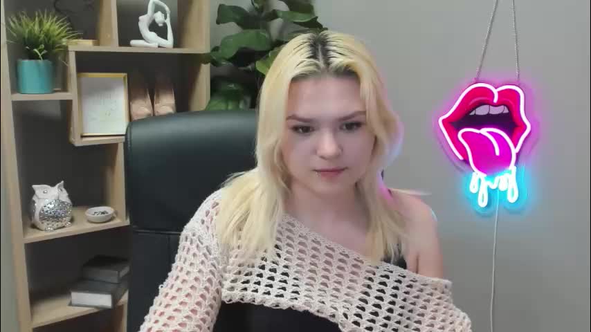 lilysweetxo Adult Chat March 19, 2026