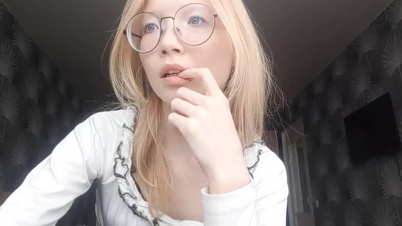 DanelleLaday Adult Chat March 18, 2026