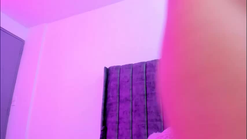 evelin__thompsson Adult Chat March 18, 2026