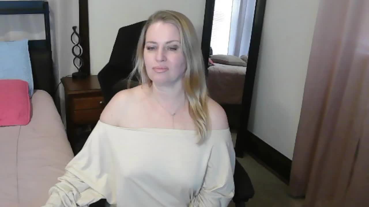 Holliekate Adult Chat March 18, 2026