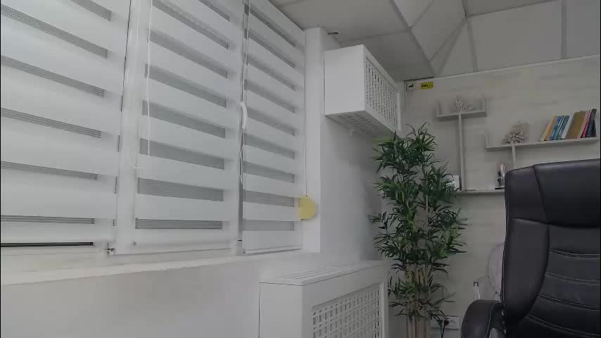 yaraxcox Adult Chat March 18, 2026