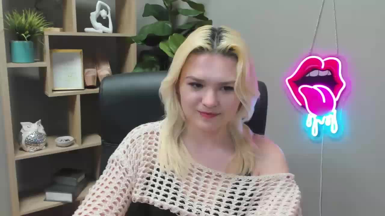 SweetLilyxo Adult Chat March 18, 2026