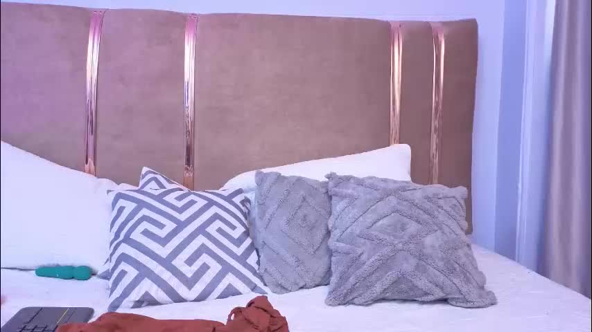 mia_naive Adult Chat March 19, 2026