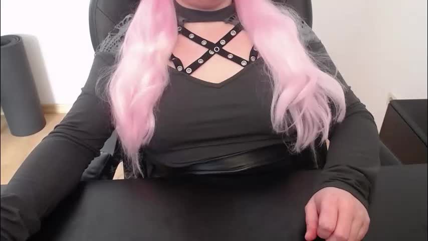 elly_petite Adult Chat March 19, 2026