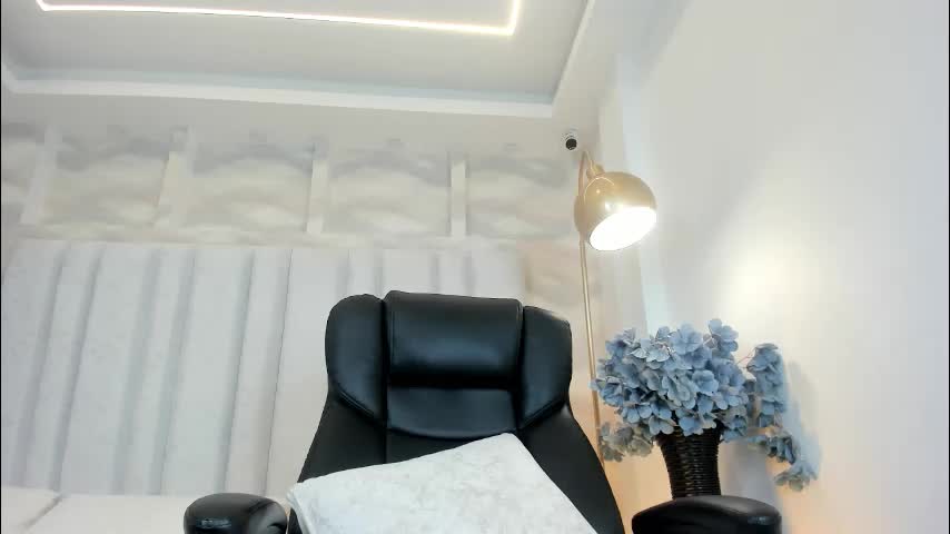 1m_emily Adult Chat March 19, 2026