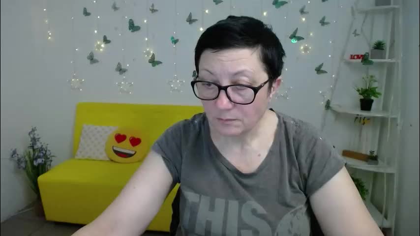 emilyl0vee Adult Chat March 19, 2026