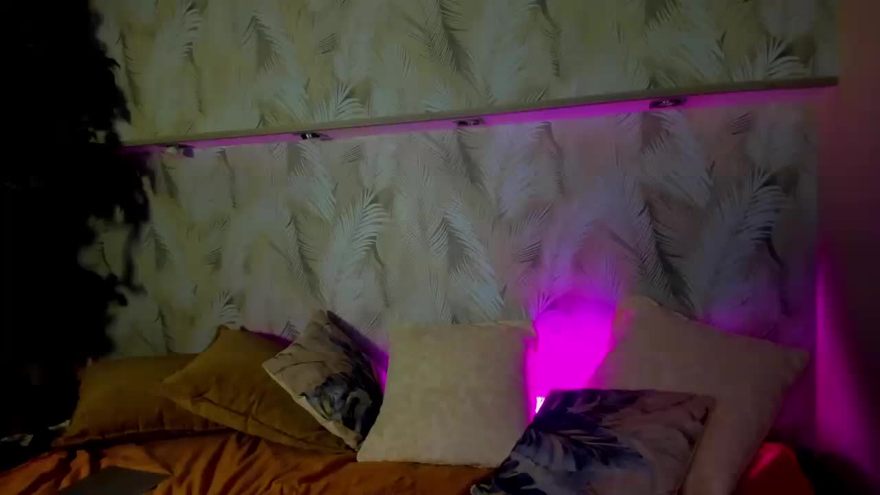 Ellen-Hops Adult Chat March 19, 2026