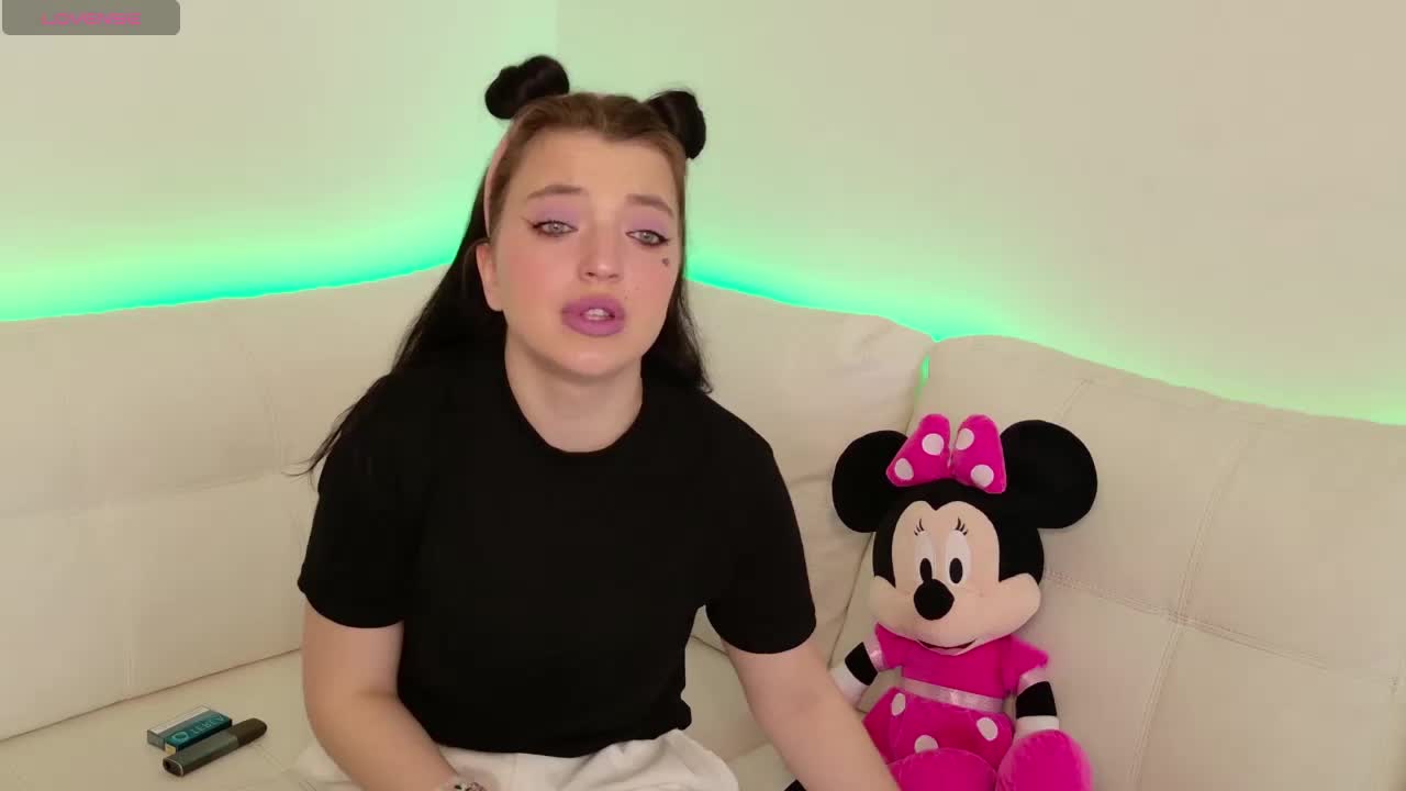 Minnie-Mouse- Adult Chat March 19, 2026