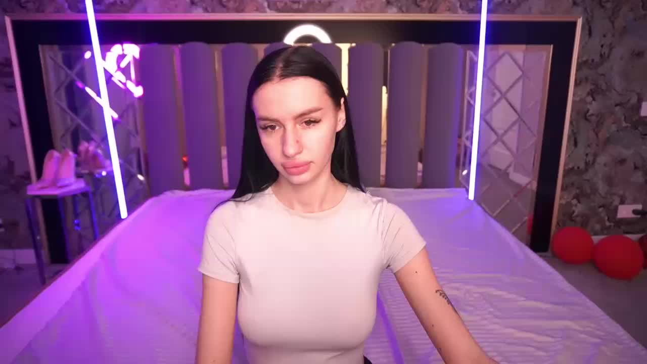SnowWhiteee Adult Chat March 19, 2026
