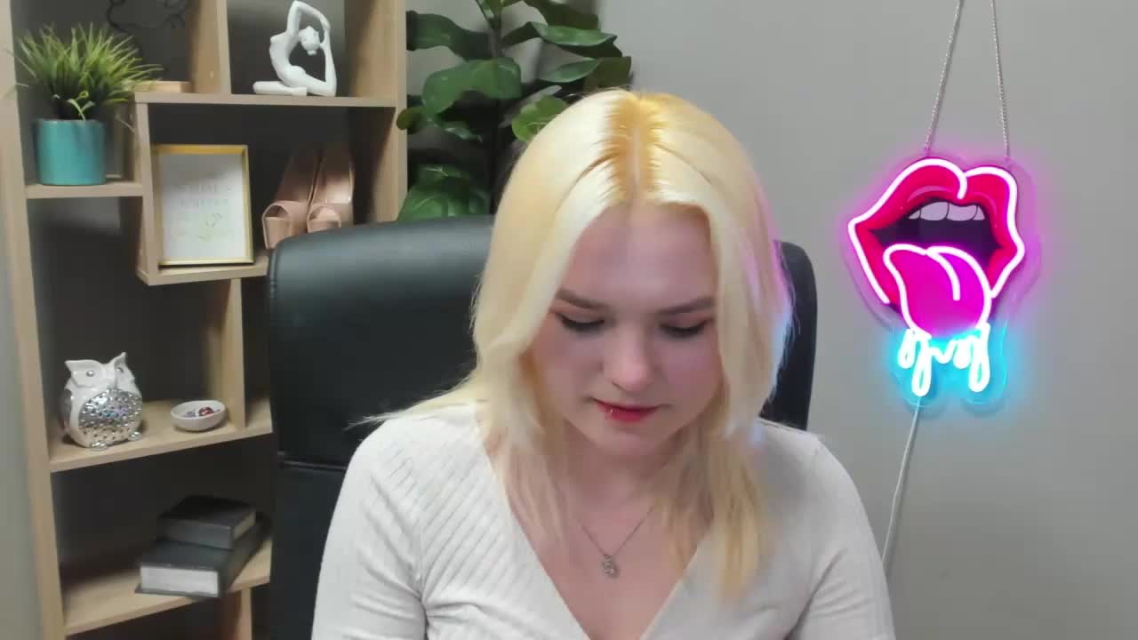 SweetLilyxo Adult Chat March 19, 2026
