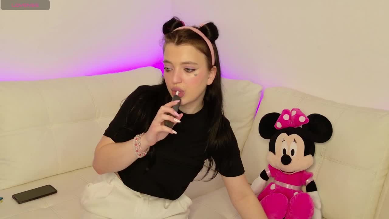 Minnie-Mouse- Adult Chat March 19, 2026