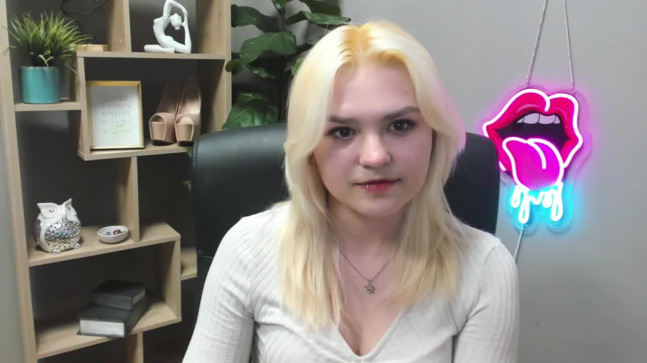 SweetLilyxo Adult Chat March 19, 2026