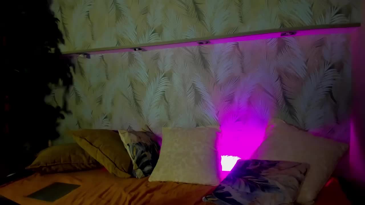 Ellen-Hops Adult Chat March 19, 2026