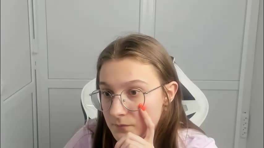 queen_amelie Adult Chat March 19, 2026