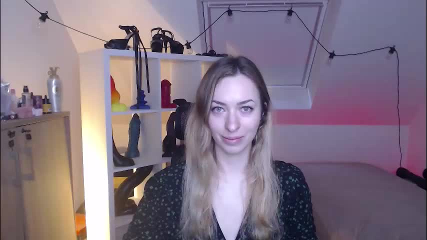 scarlet_sophie Adult Chat March 21, 2026