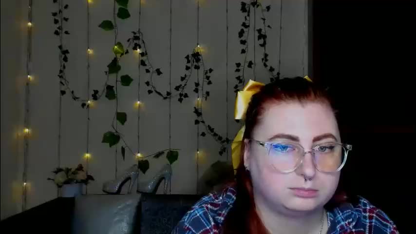 alicia_side_red Adult Chat March 21, 2026