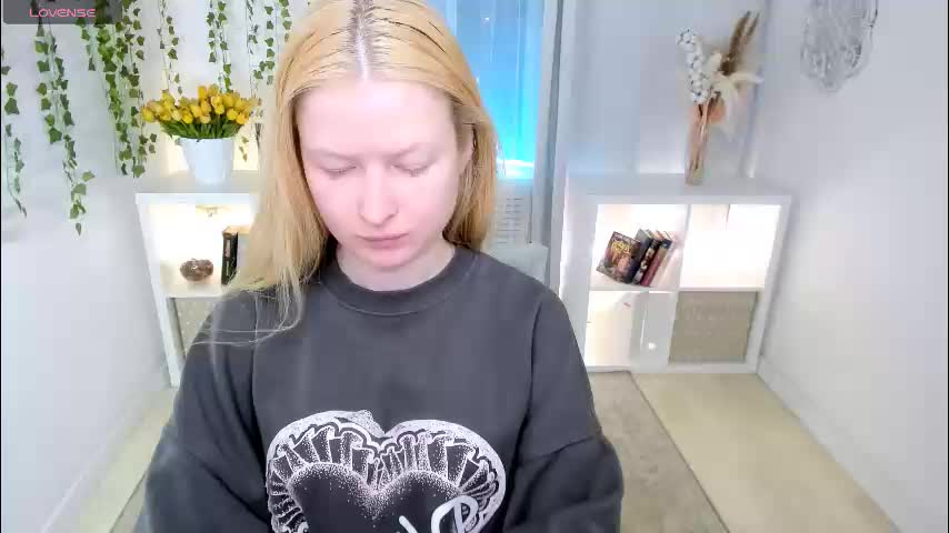 laly_peach Adult Chat March 21, 2026