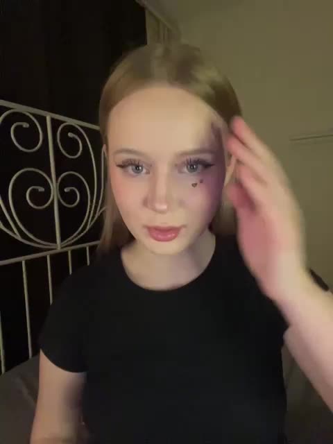 Mia_Wells Adult Chat March 22, 2026