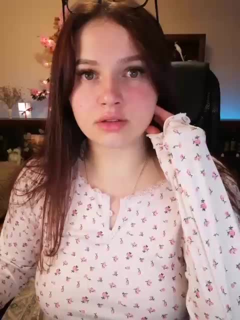 JuliaHesperaks Adult Chat March 22, 2026