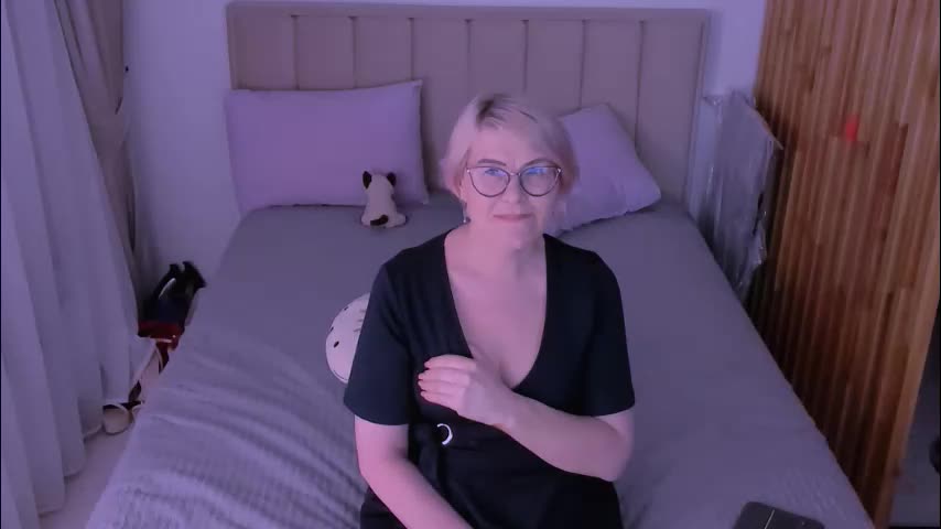 sabrinamacmarren Adult Chat March 23, 2026