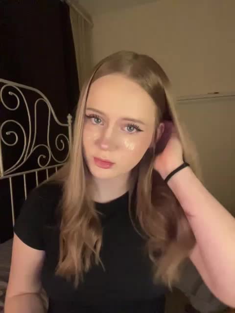 Mia_Wells Adult Chat March 23, 2026