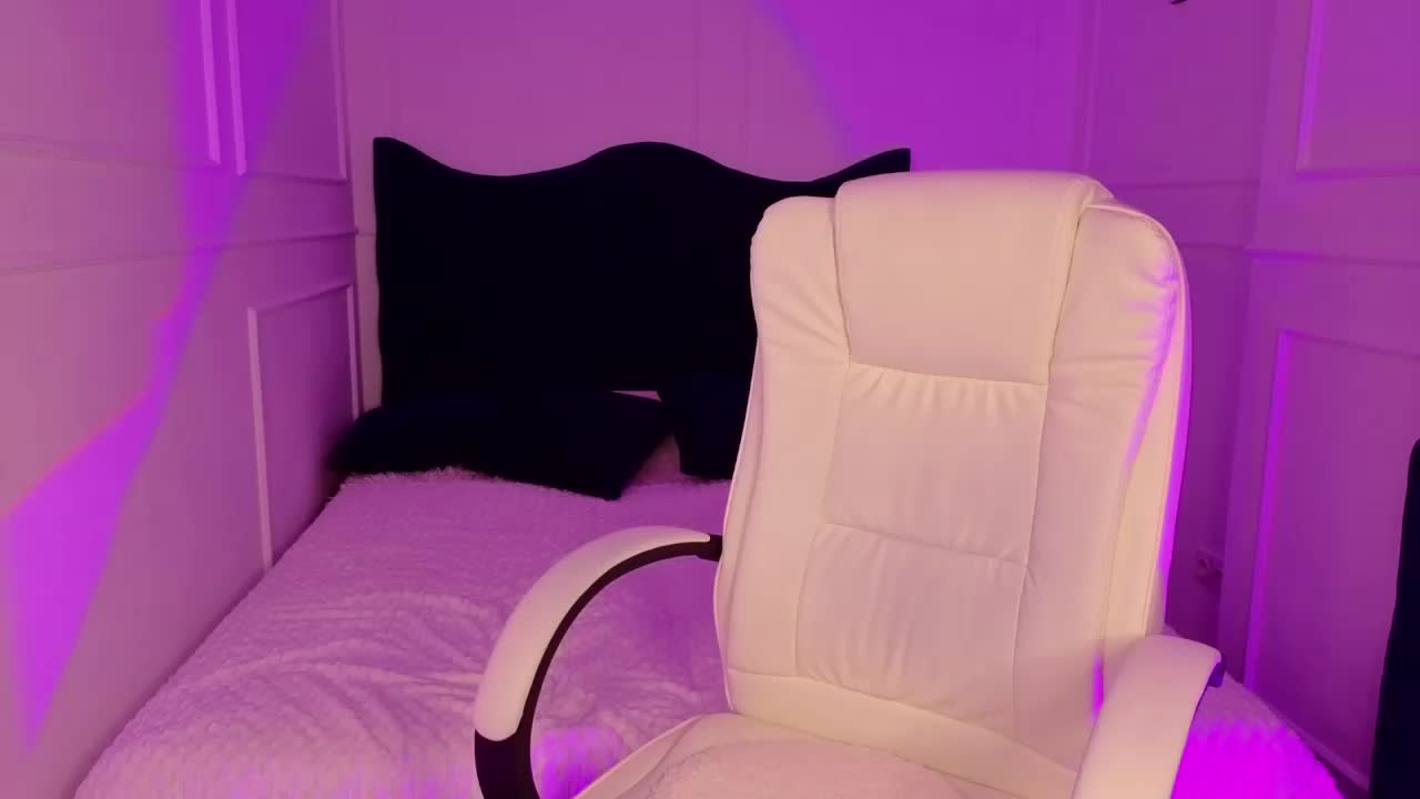 tinafox Adult Chat March 24, 2026