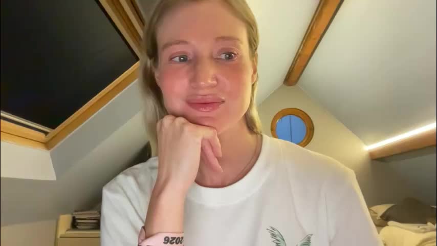 lili_blue1 Adult Chat March 24, 2026