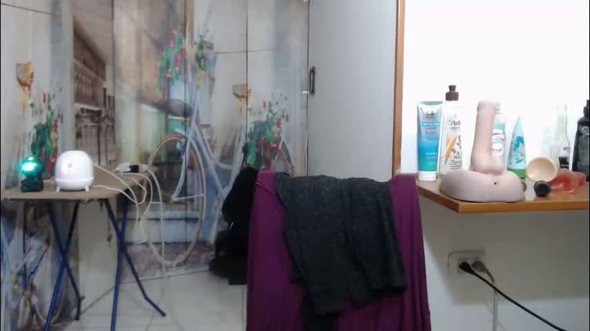 curly_greeneyed Adult Chat March 25, 2026