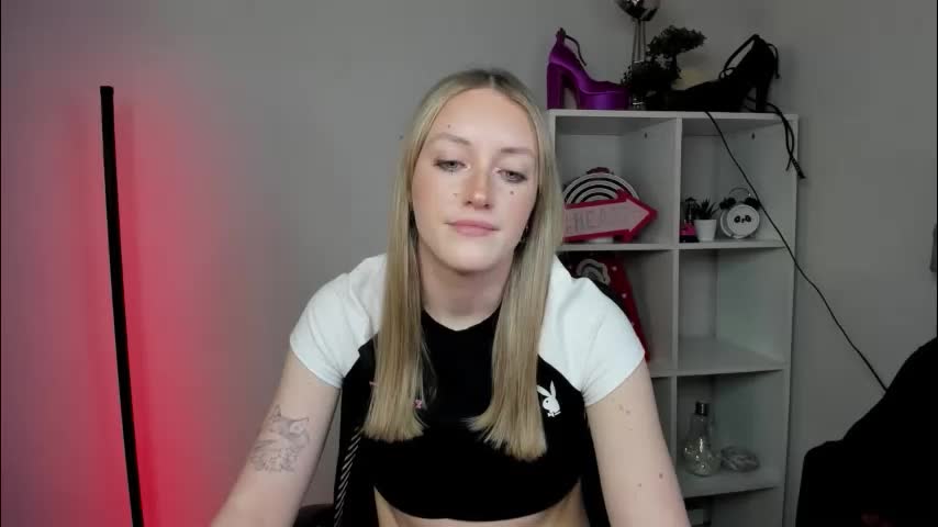 evelynblond Adult Chat March 25, 2026