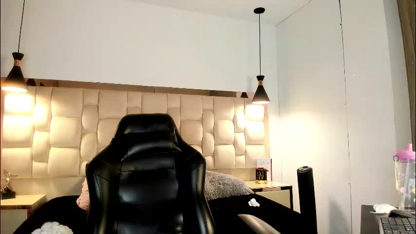 kiwi_lov23 Adult Chat March 25, 2026