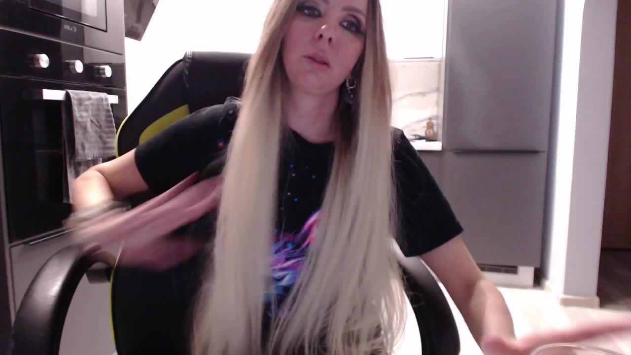 blondalina Adult Chat March 25, 2026