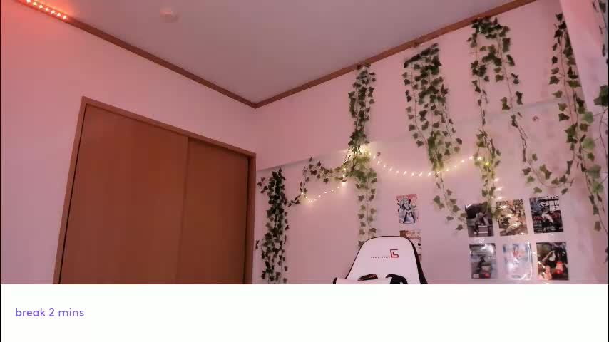 vivian_qwerty Adult Chat March 25, 2026