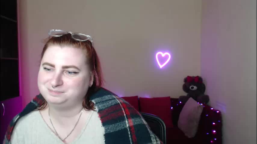 alicia_side_red Adult Chat March 26, 2026