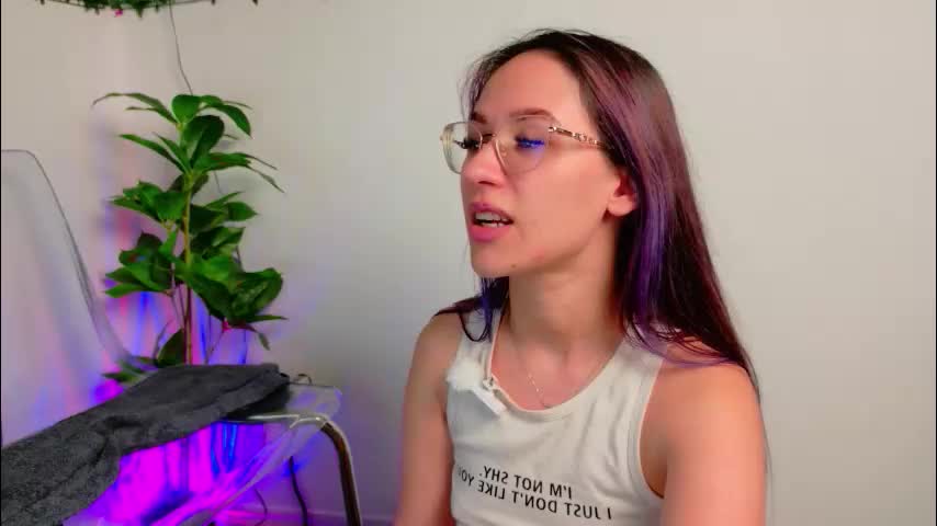 nicoleirisxxx Adult Chat March 25, 2026