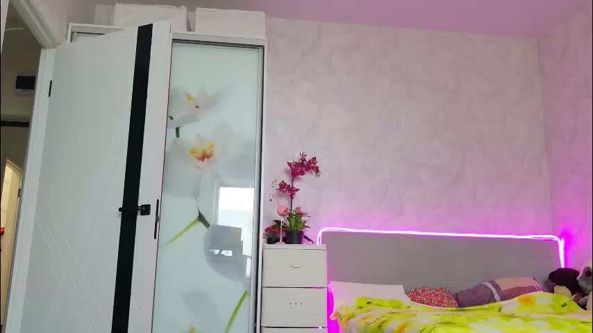 ladybigsmile Adult Chat March 26, 2026