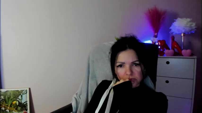 mollymoon40 Adult Chat March 26, 2026