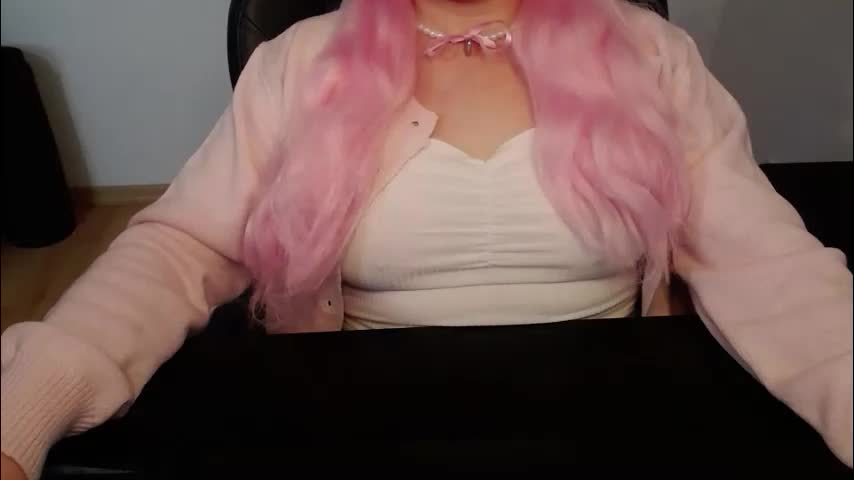 elly_petite Adult Chat March 26, 2026