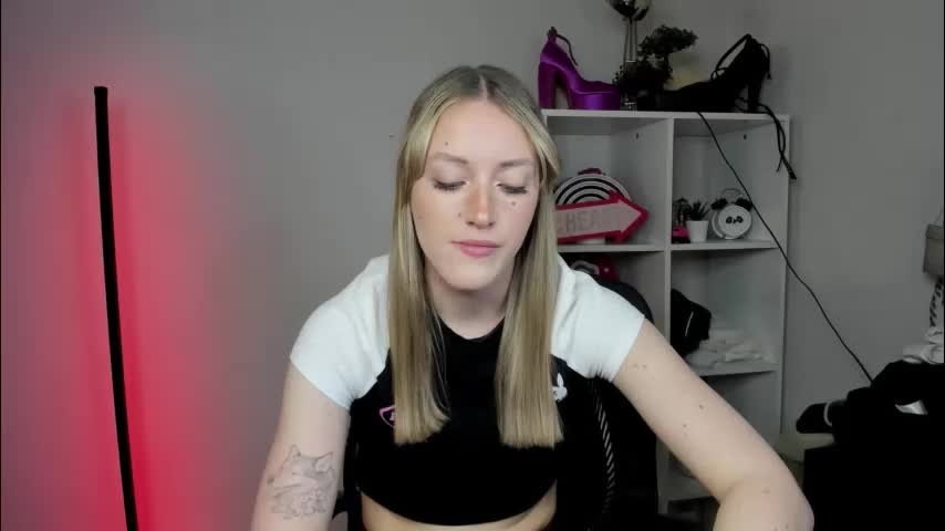 evelynblond Adult Chat March 26, 2026