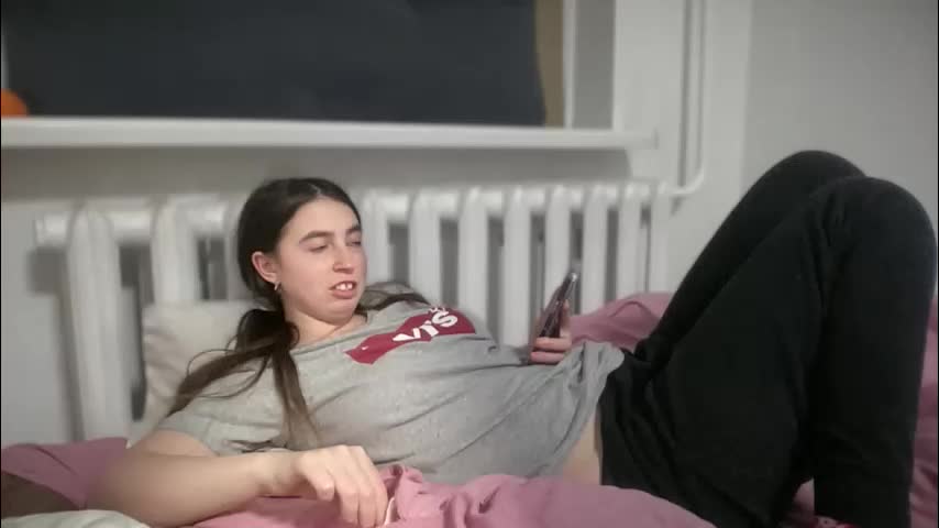 aphr0dite22 Adult Chat March 26, 2026