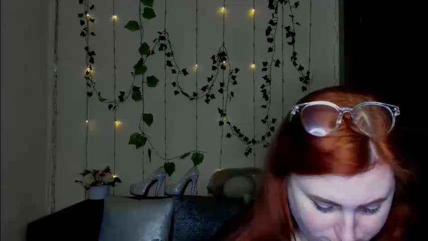 alicia_side_red Adult Chat March 26, 2026