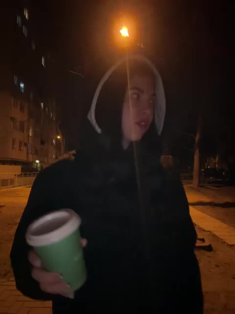 Vika19981 Adult Chat March 26, 2026