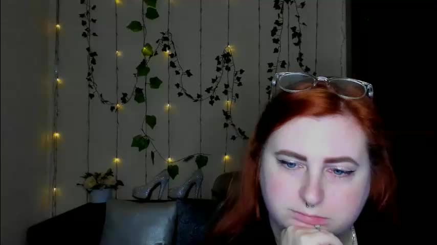 alicia_side_red Adult Chat March 26, 2026