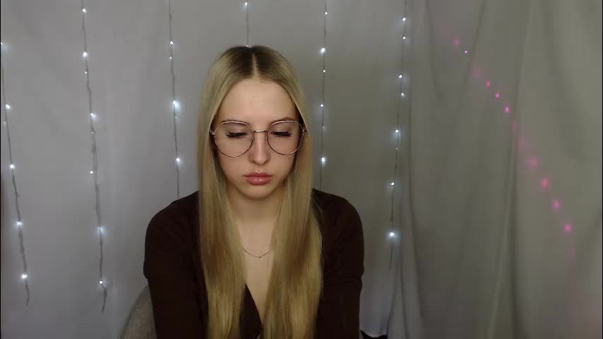 sweet_amelia03 Adult Chat March 27, 2026