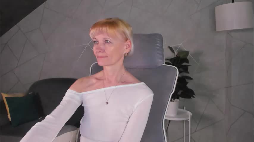 julie_lucasss Adult Chat March 29, 2026